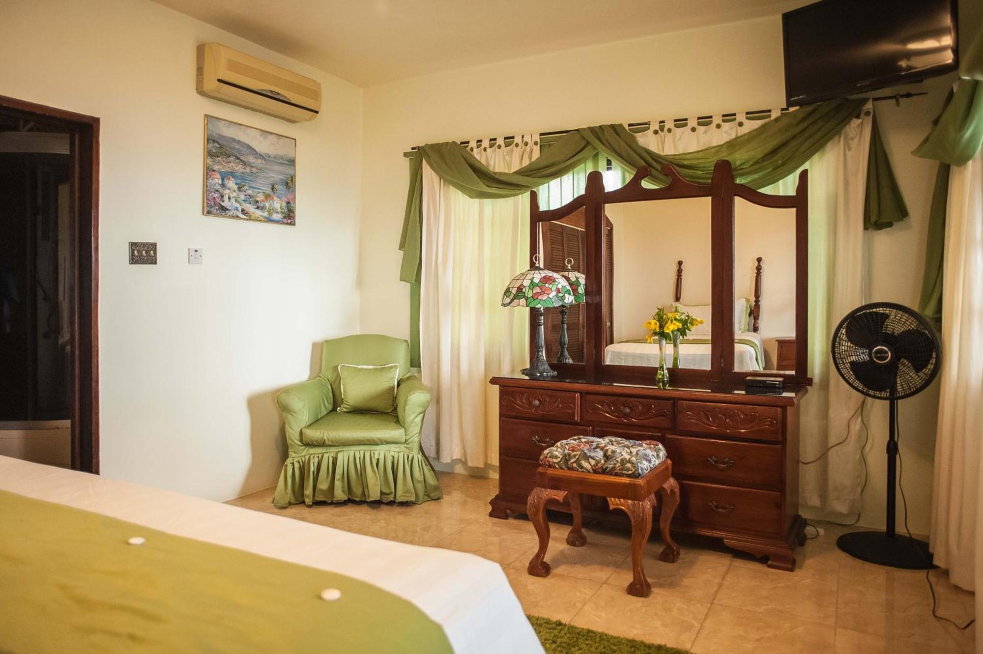 Clarridge View Guesthouse Бухта Монтего Экстерьер фото