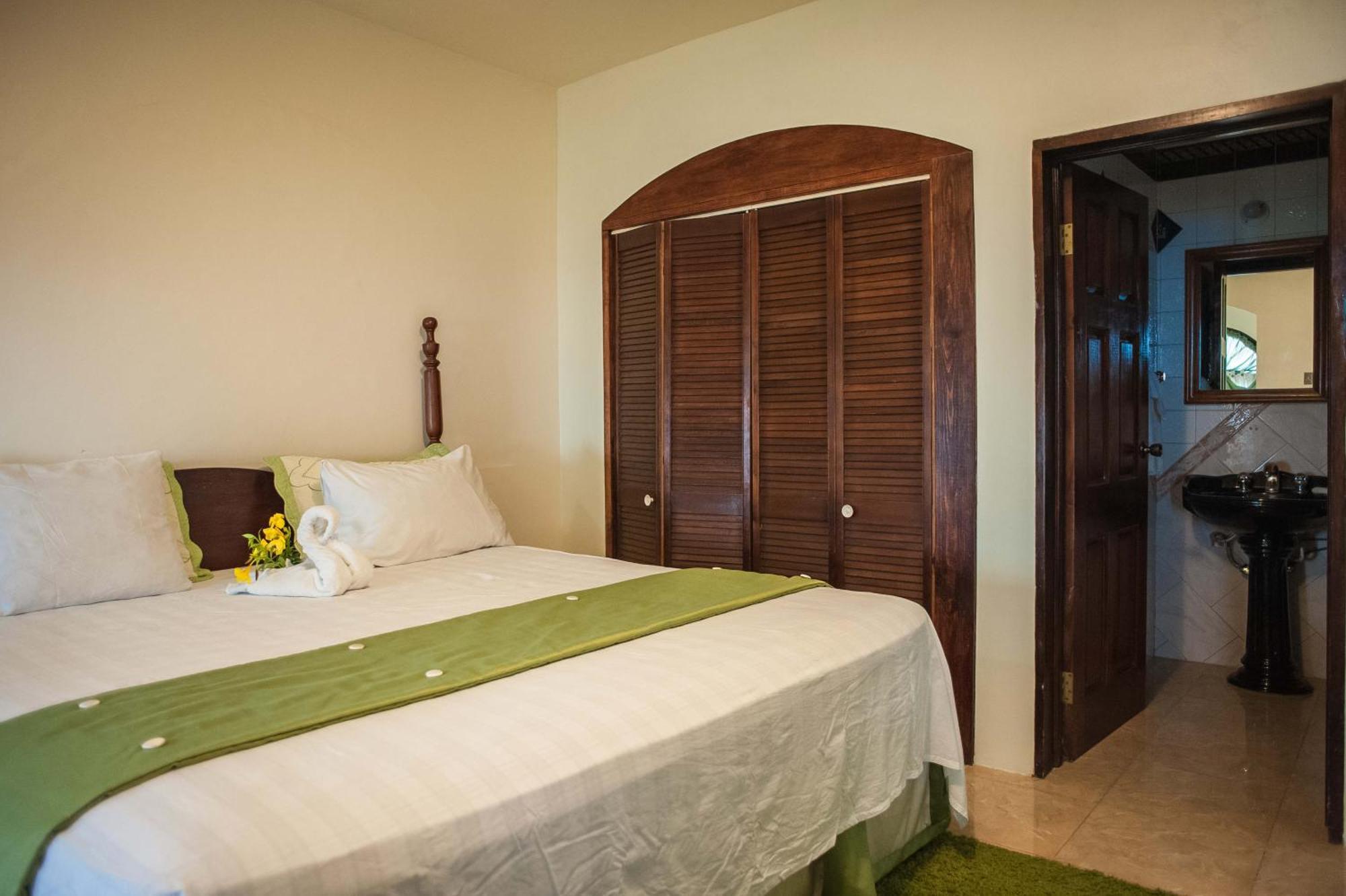 Clarridge View Guesthouse Бухта Монтего Экстерьер фото