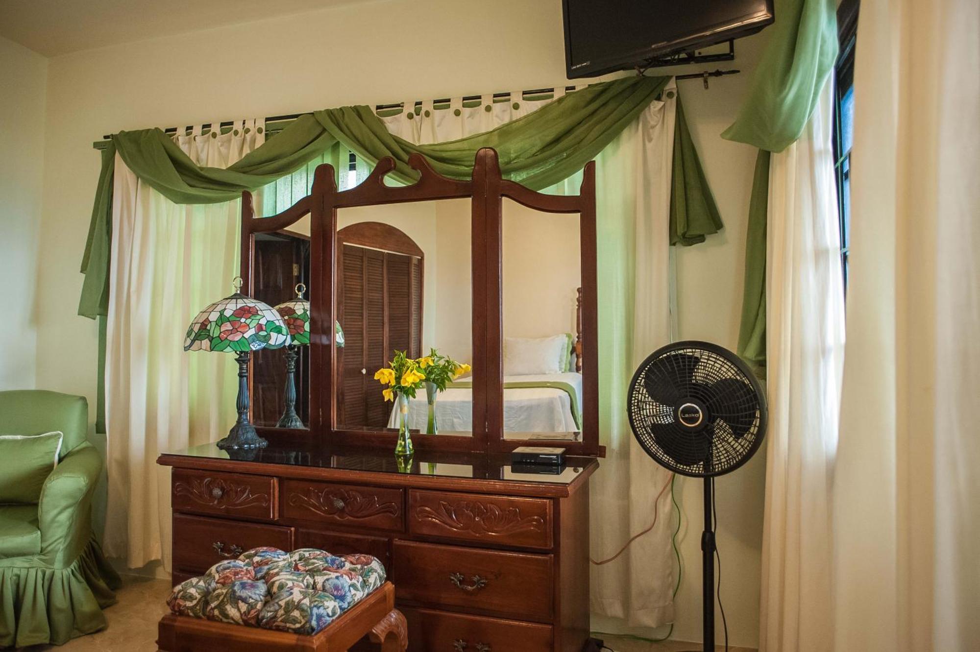 Clarridge View Guesthouse Бухта Монтего Экстерьер фото